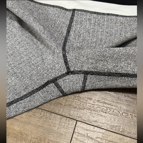 Lululemon Leggings- Long - Picture 6 of 6